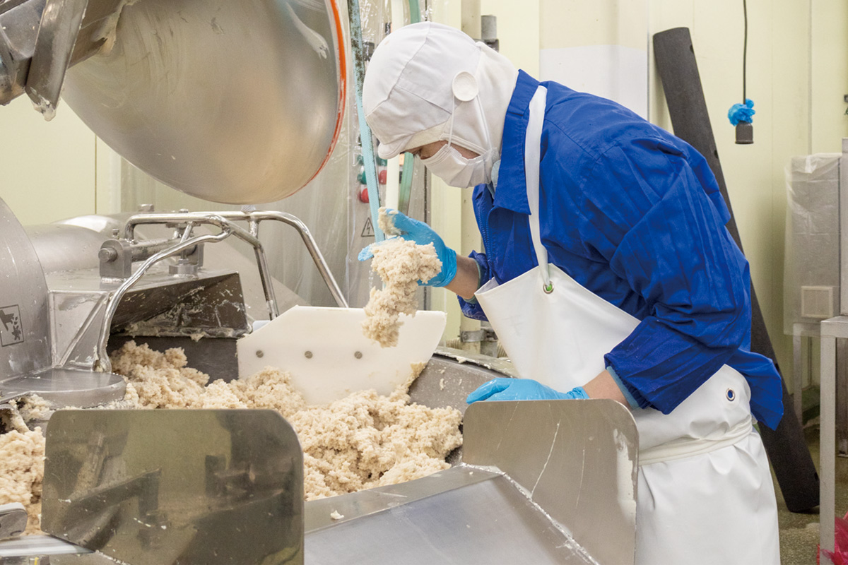 メッセージがこもるまで、スタッフが自ら考え、試行錯誤を重ねます。