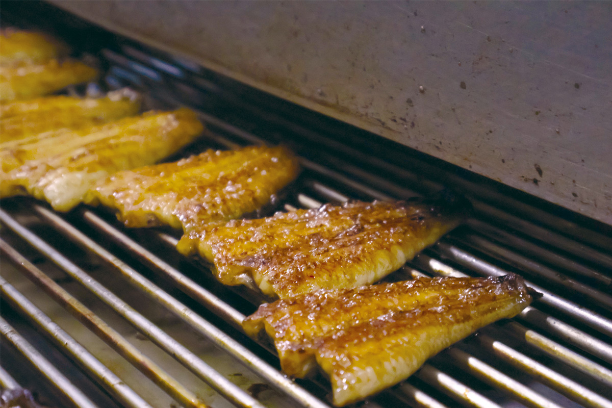 4度の焼きとたれ付けでふっくら香ばしく　
