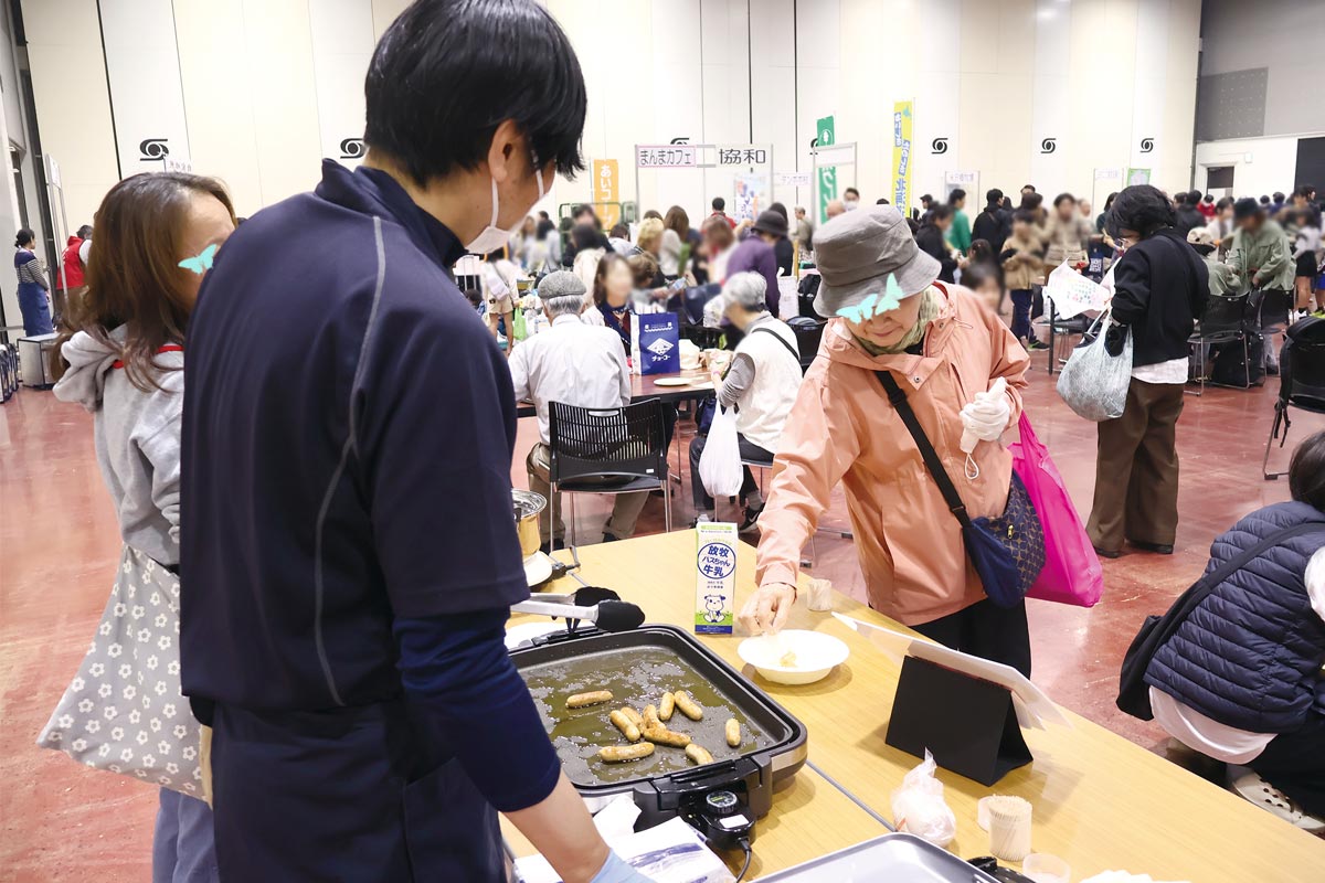 「Wa!わぁ祭り」の中で公開試食会を行い、組合員の意見を集約