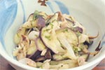 蒸しナスと干物の梅ドレッシング和え