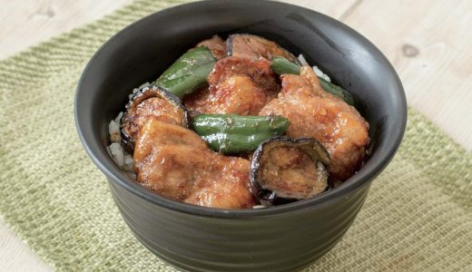 豚肉と夏野菜のくわ焼き丼