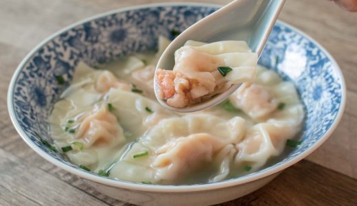 えびとれんこんの水餃子スープ