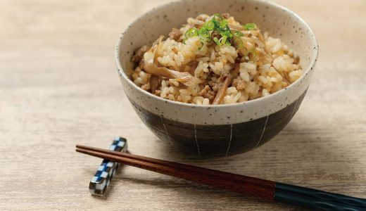 豚ひき肉とごぼうの混ぜご飯