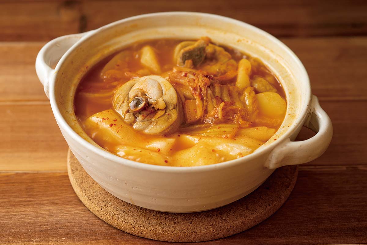 鶏ブツ切の韓国風鍋