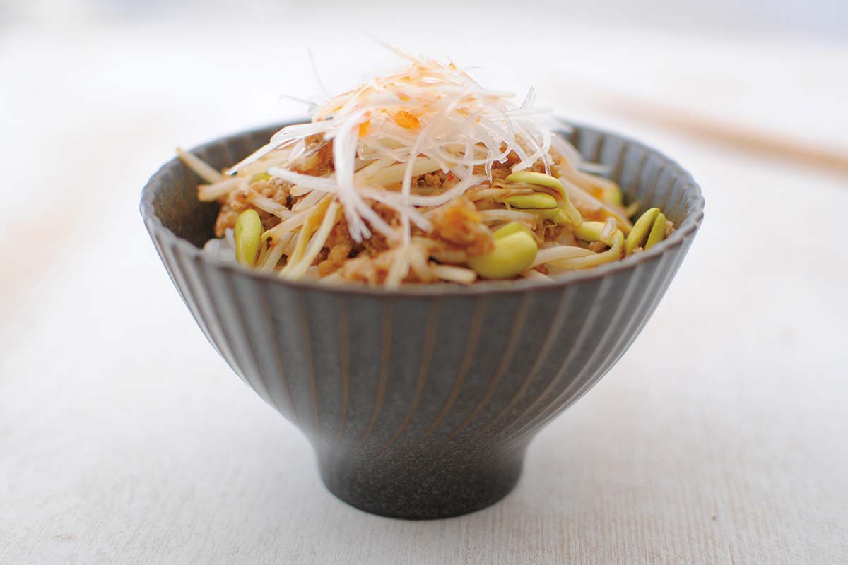 「担々」豆もやし丼