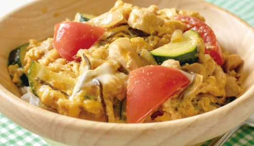 鶏小間と夏野菜の親子丼