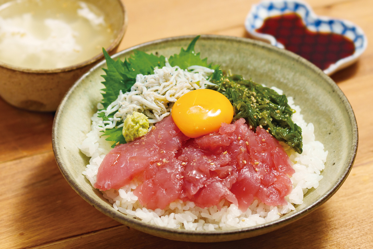 しらすまぐろ丼