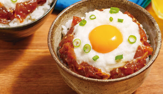 まぐろユッケの月見丼