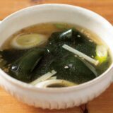 わかめとネギの中華スープ