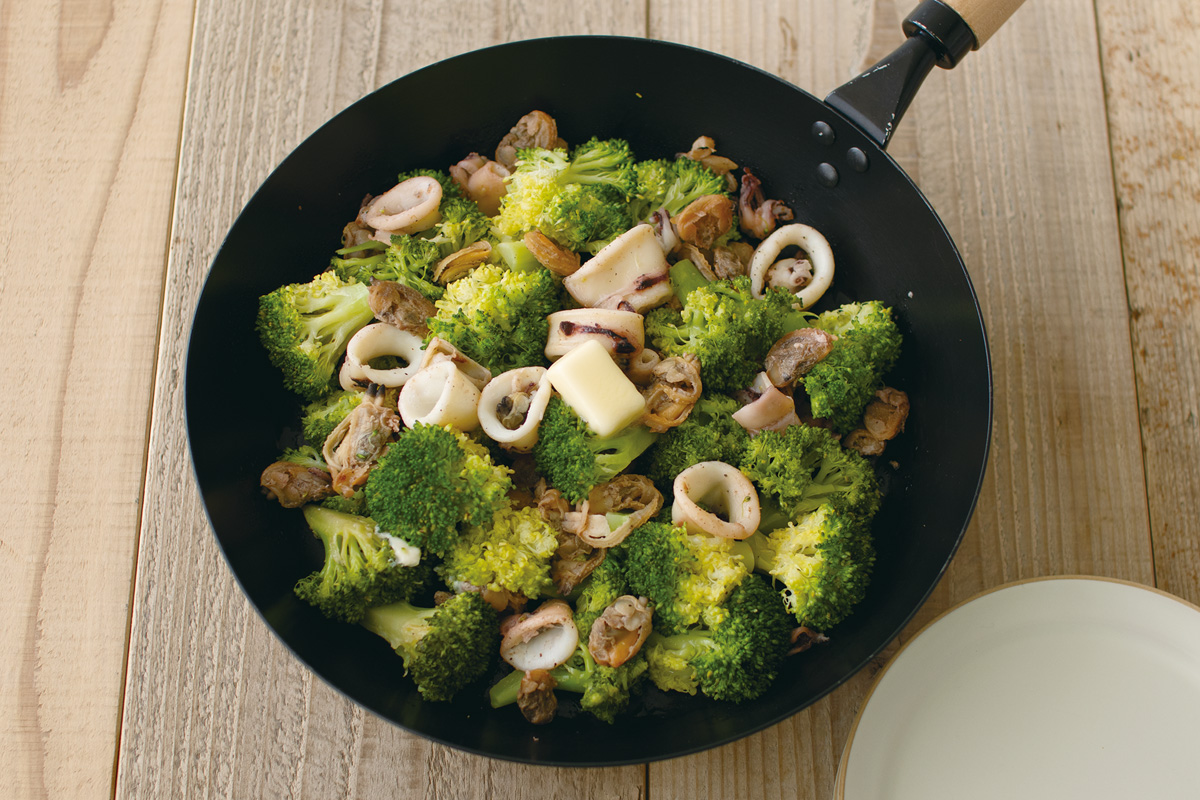 いかとあさりのバター蒸し