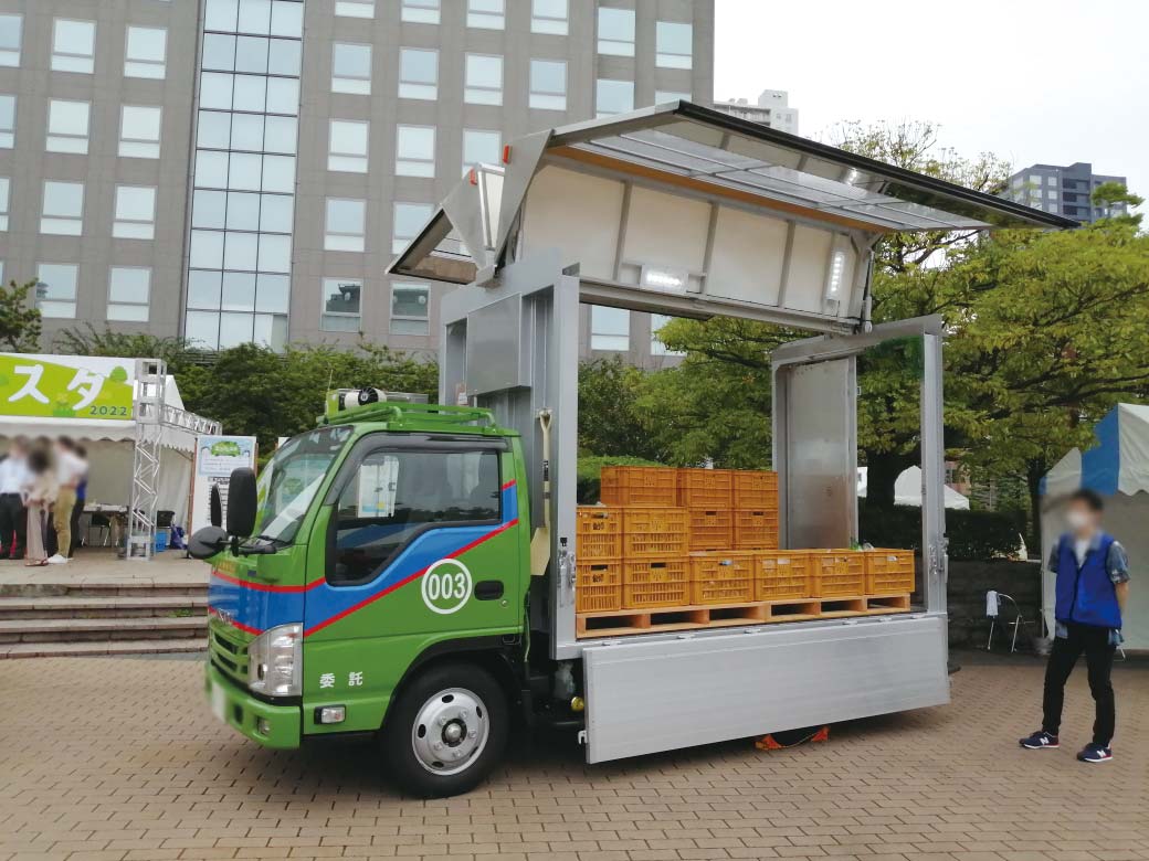 ゴミ収集車の展示、実演もありました