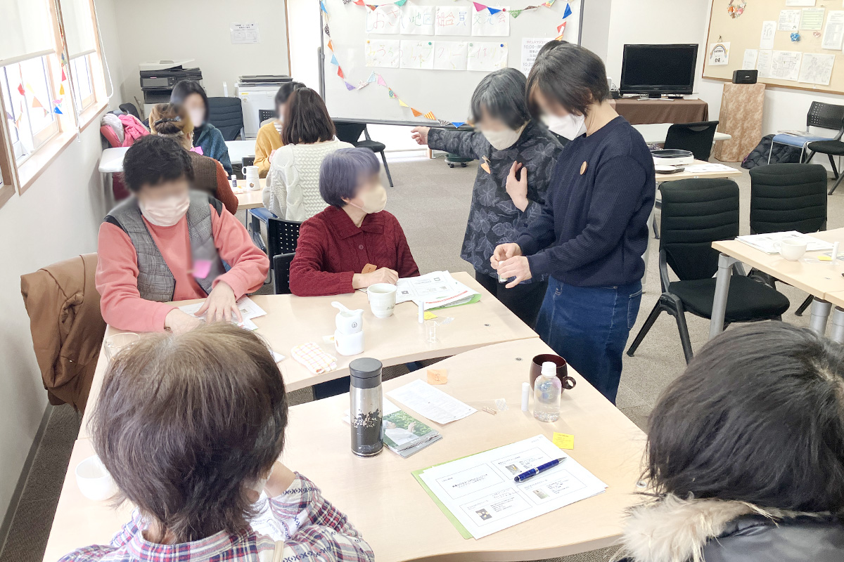 アロマの香りに包まれ和やかな交流タイムに