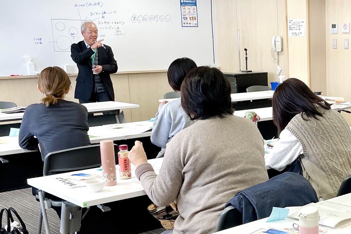 村尾先生に当てられる!?久しぶりの学生気分にドキドキ