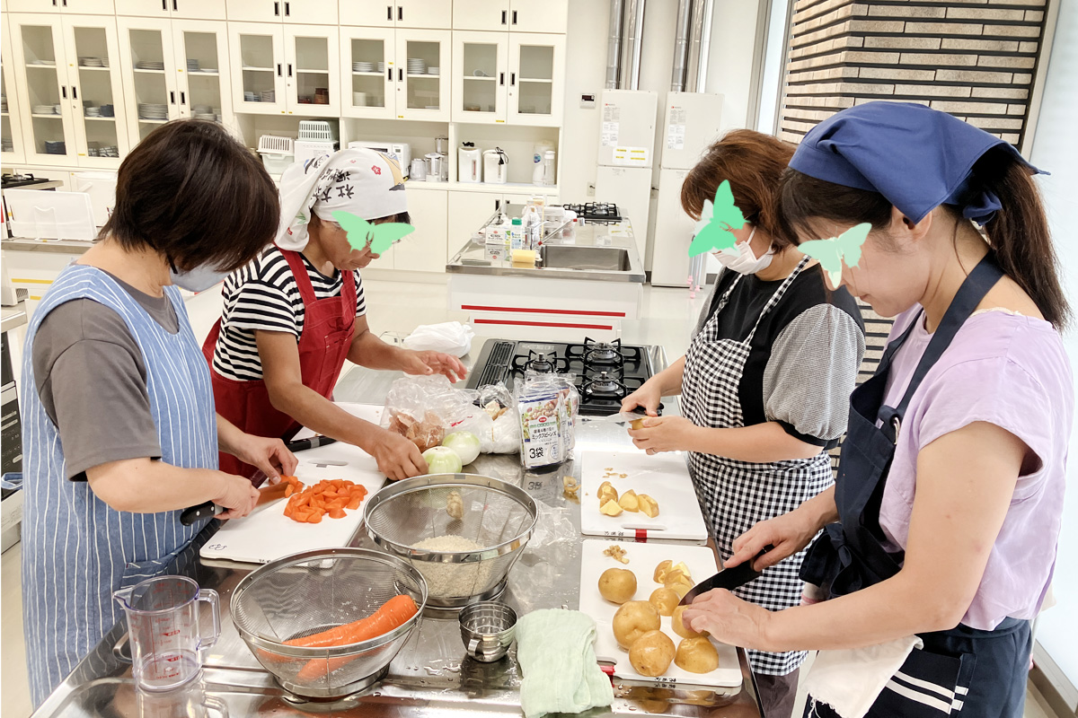最初にみんなで材料切り