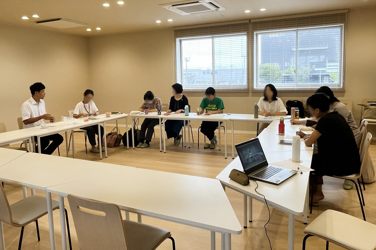 みんな楽しみにしていたスモークサーモンの取材!