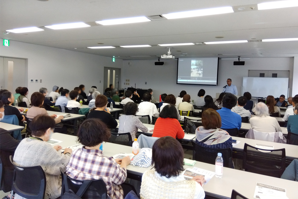 70名弱の参加者で満席