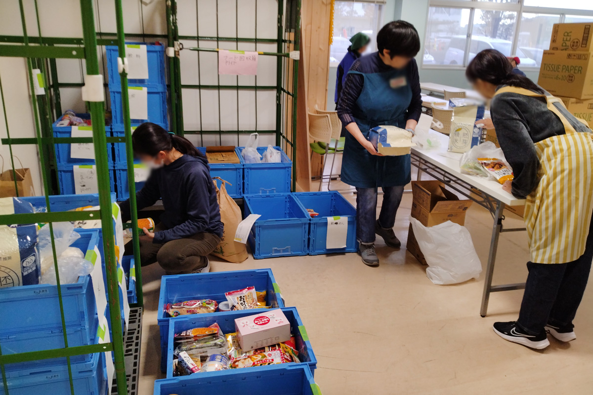 ケアメイトが仕分け作業をしました