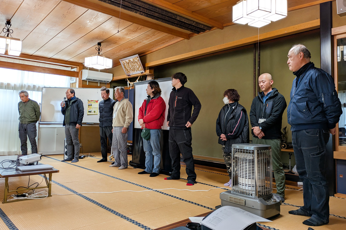 始まりの会で話す生産者