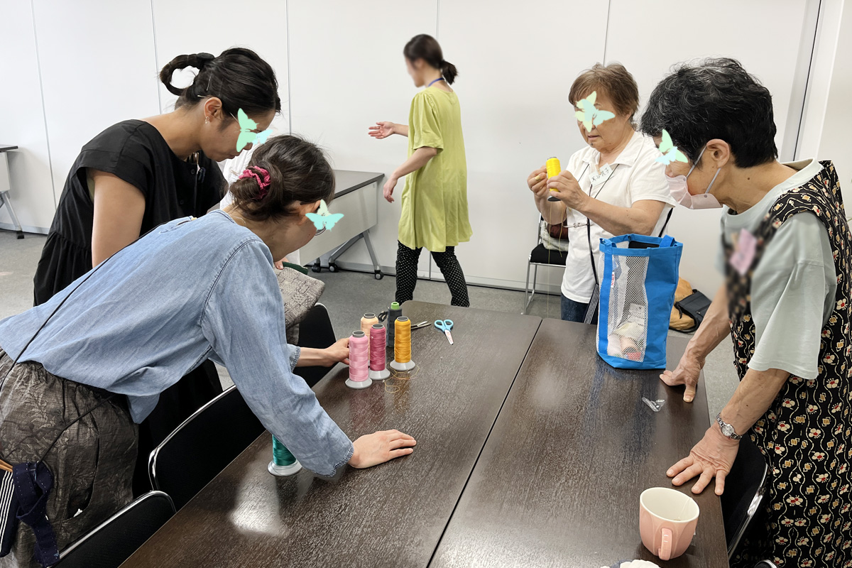 好きな色を選ぶ参加者