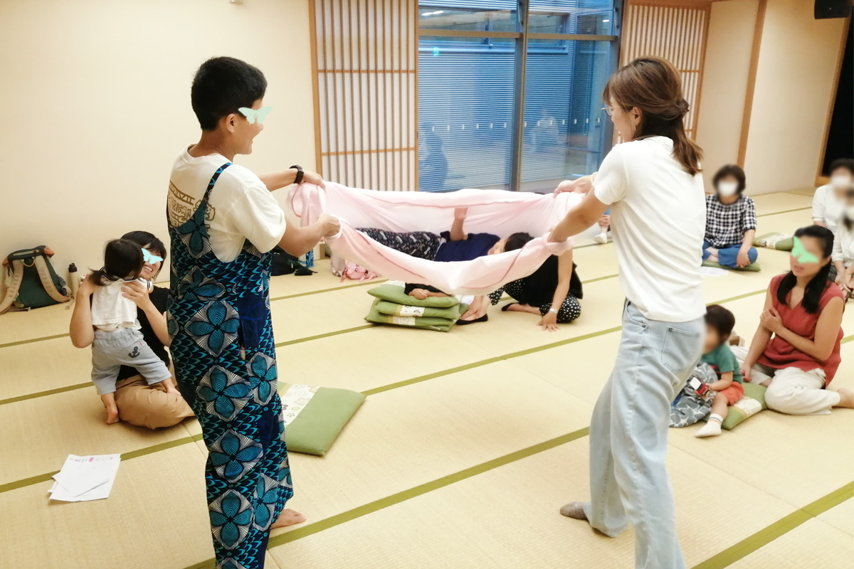 シーツでゆーらゆら