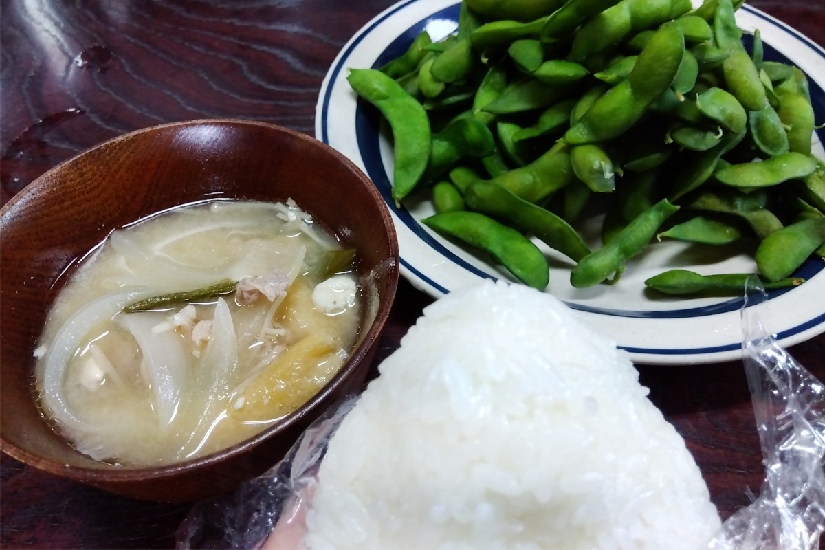 新米、豚汁、秘伝豆