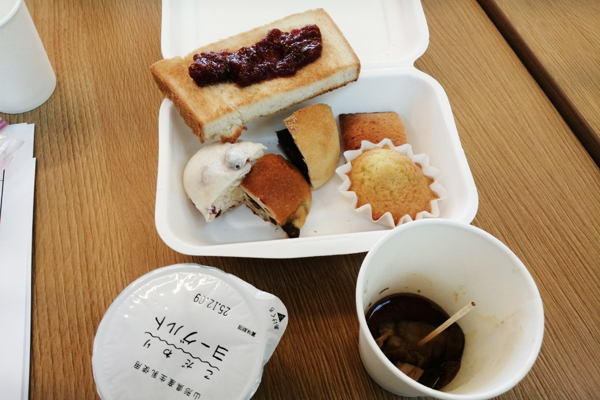 みんなの輪の商品をあれこれ試食