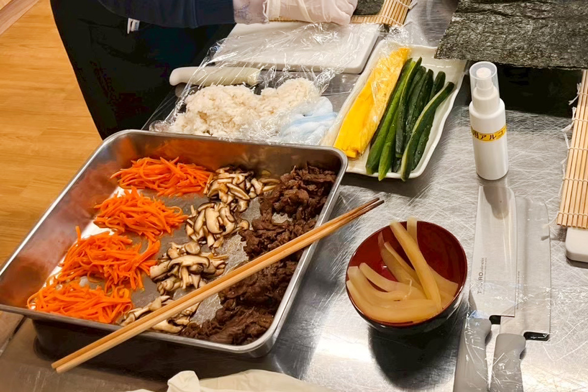 産直牛は「趙さんの焼肉のたれ」でしっかりと味付け