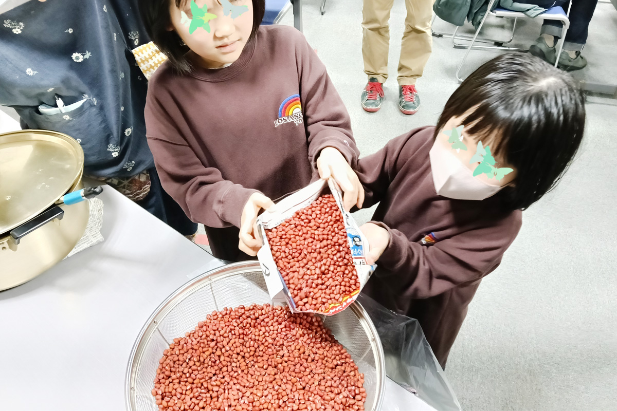たねになる小豆たち