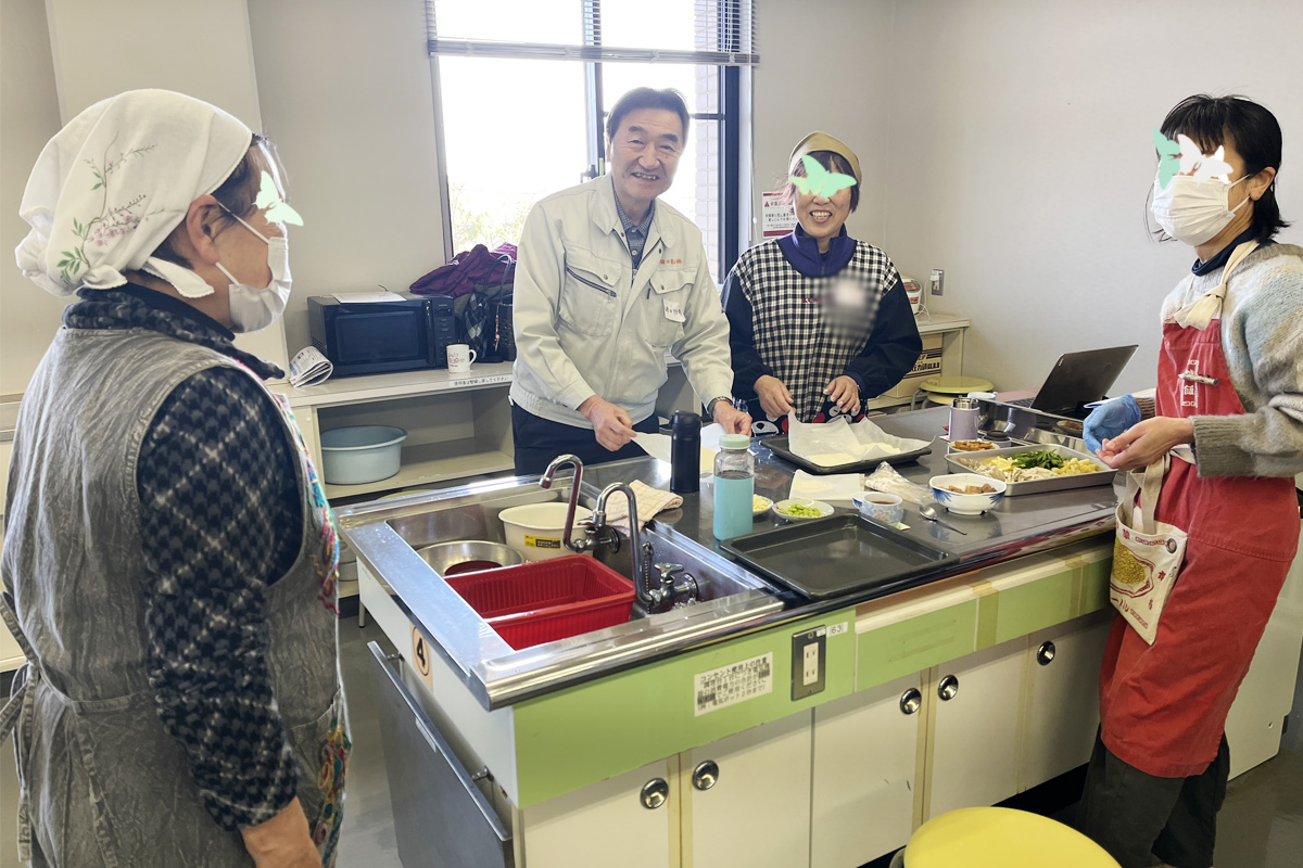 鎌田専務との交流を楽しむ組合員さん