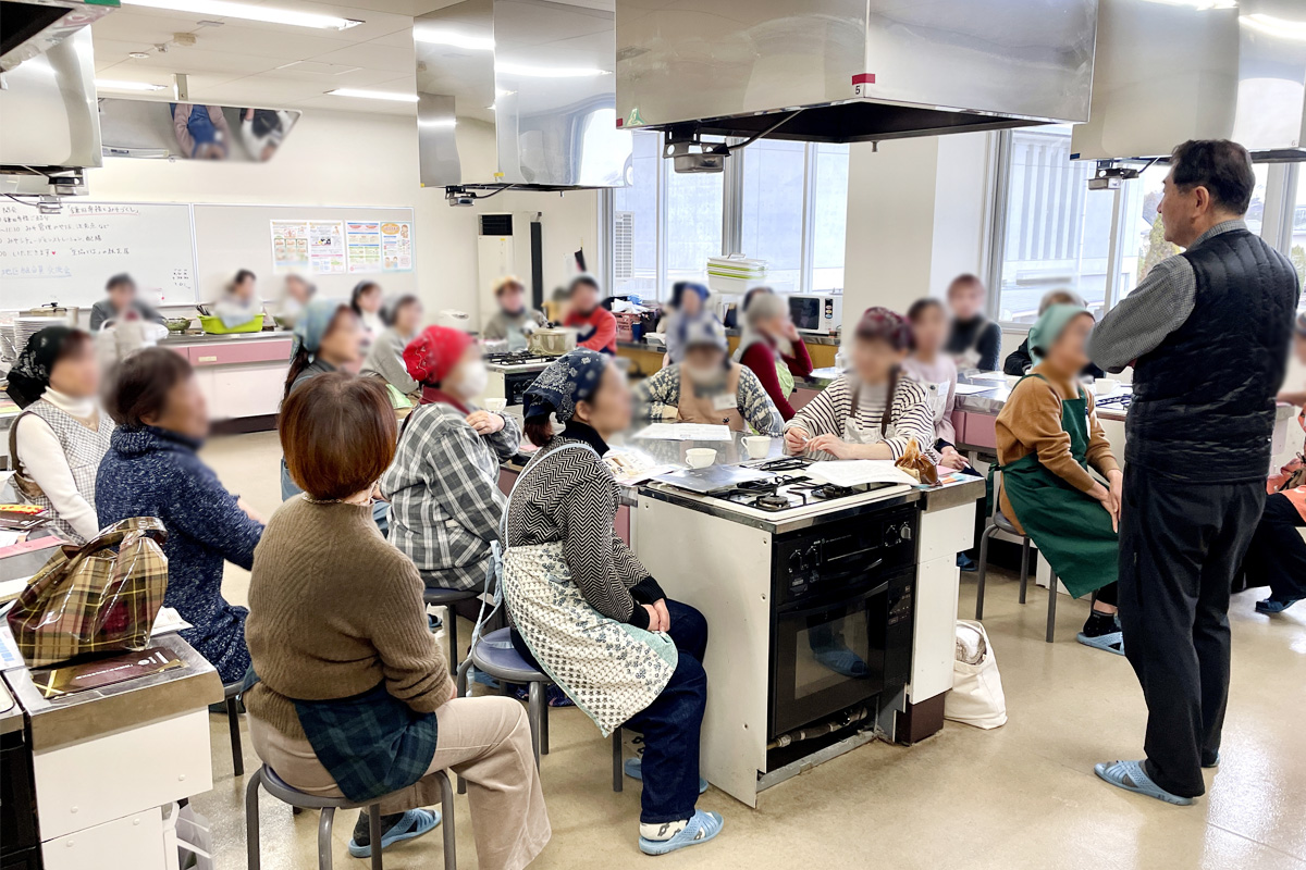 鎌田専務のお話にみんな引き込まれます