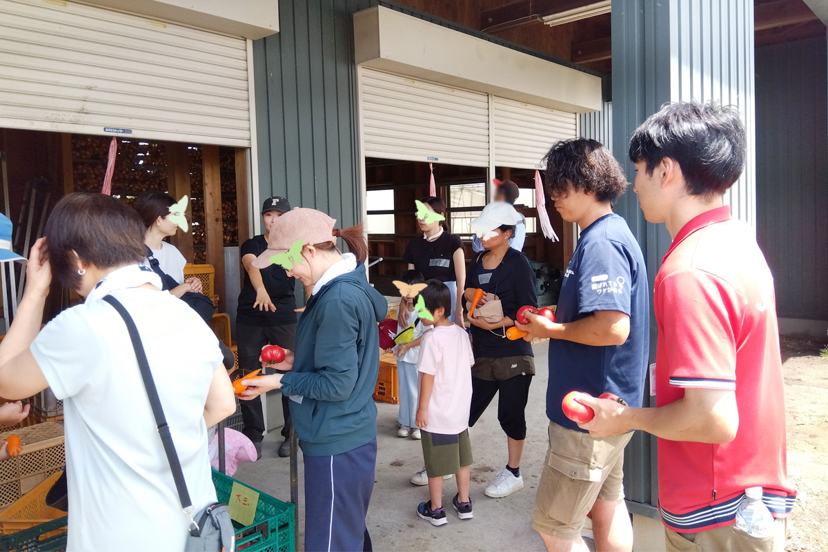 お土産に人参とトマトをいただきました