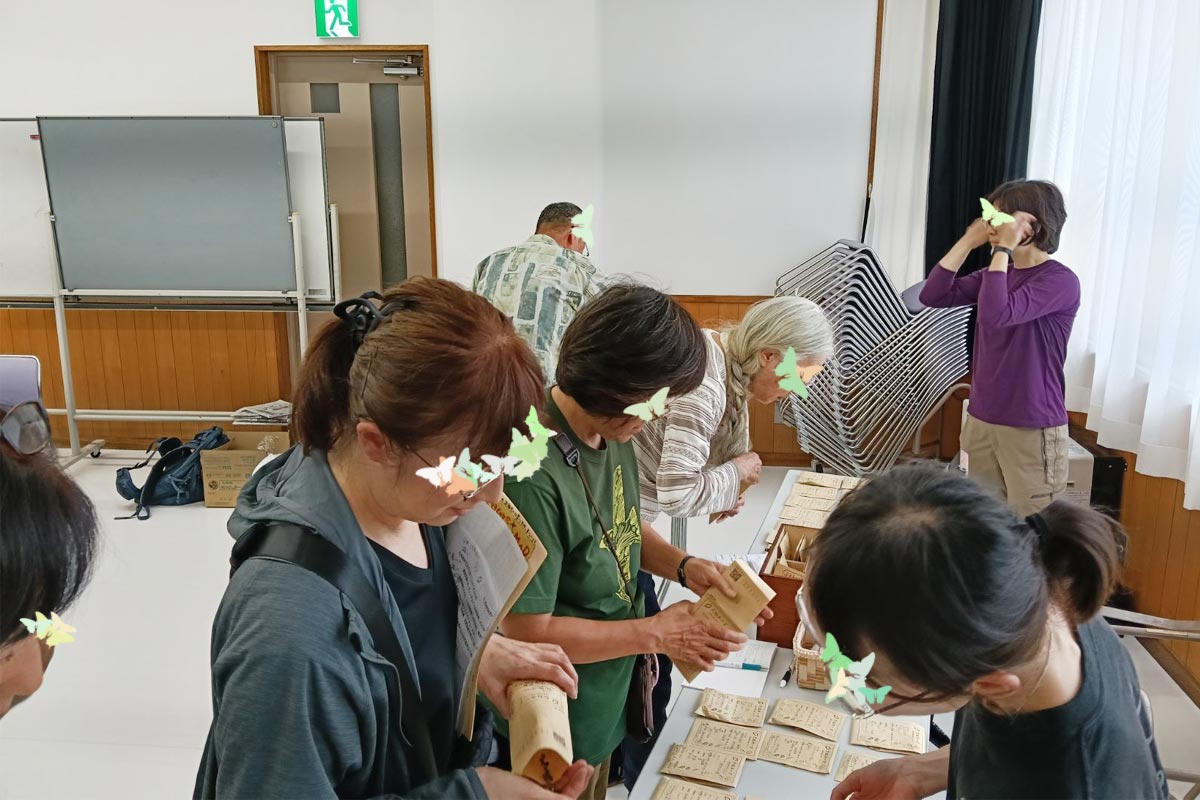 参加者さんは「たねBOX」に興味津々!