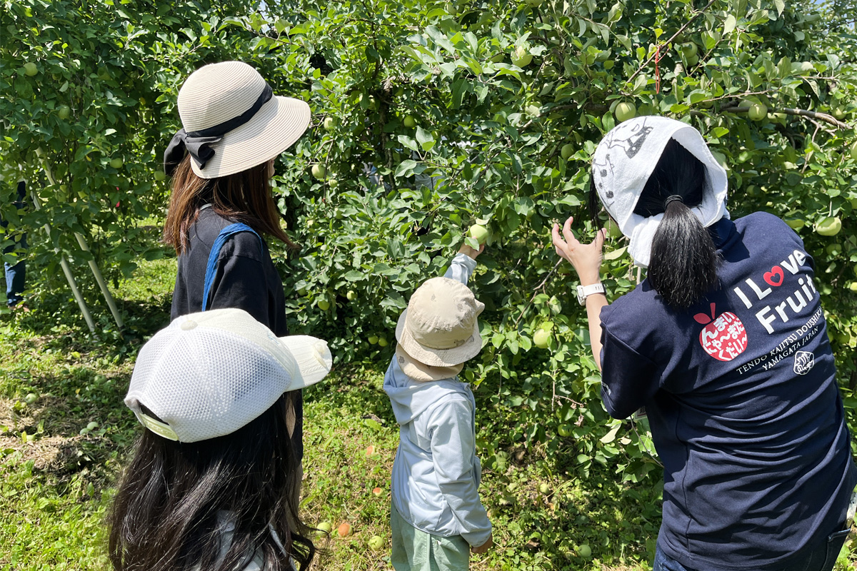 大きくなってねと祈るお子さん