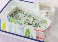 牛乳パックで三色押し寿司