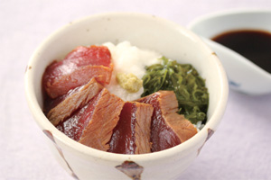 漬けマグロの山かけ丼