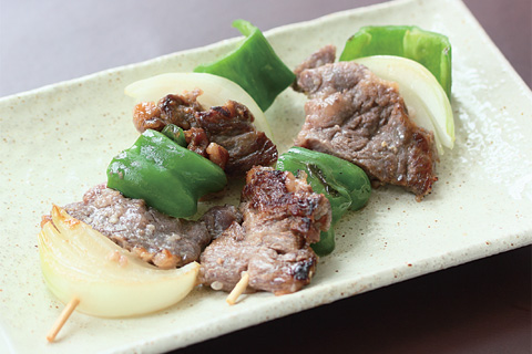 牛の塩糀串焼き