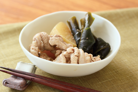 大根と昆布と豚肉の中華風煮物