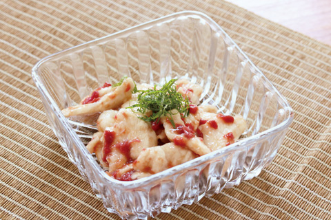 鶏ムネ肉の梅肉和え冷サラダ