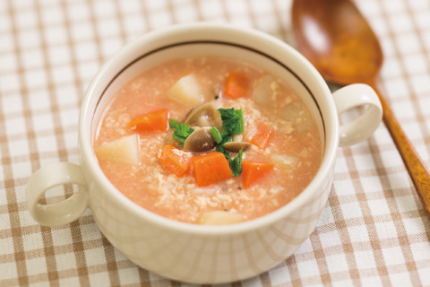 鶏ひき肉のトマトスープ