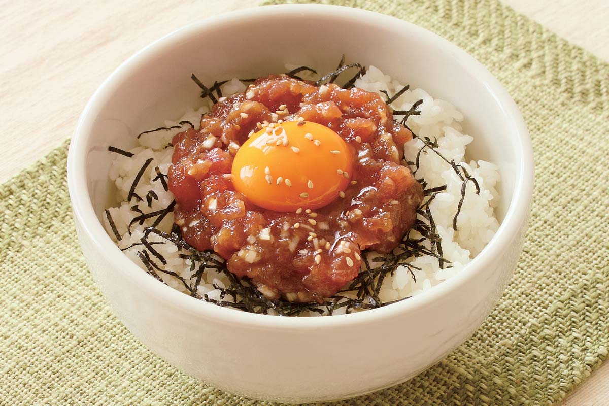 まぐろユッケ丼