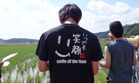 迫の菅原達徳さんの背中