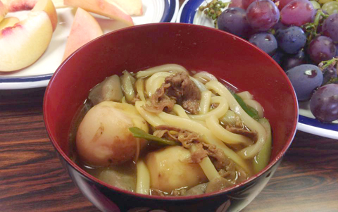 いも煮はしめに「カレーうどん」に☆果物もたくさん！