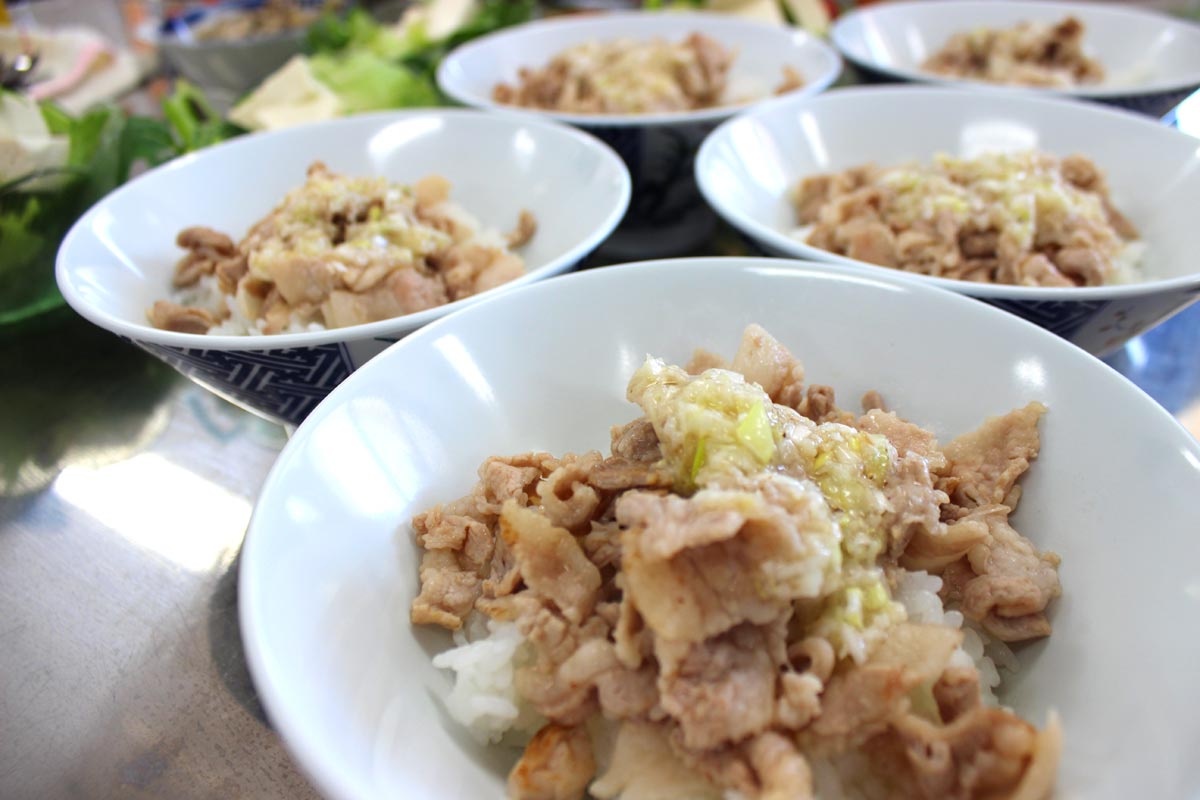 塩麹うまダレ豚丼