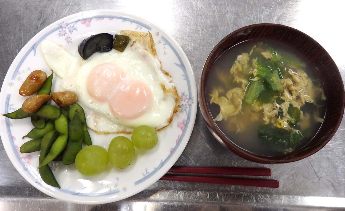 目玉焼き定食の完成